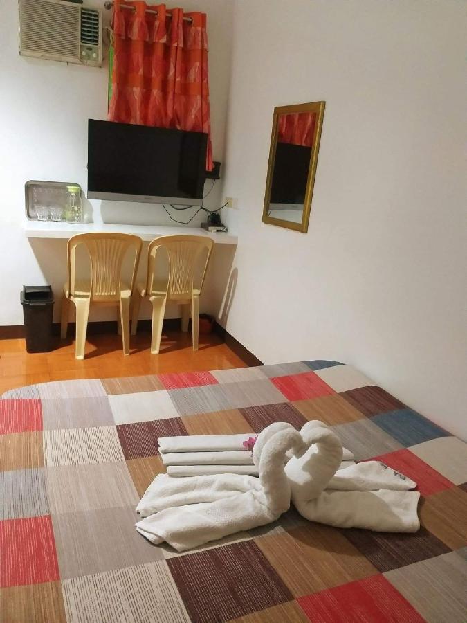 Park Vil-La Apartelle Quezon City Exteriör bild