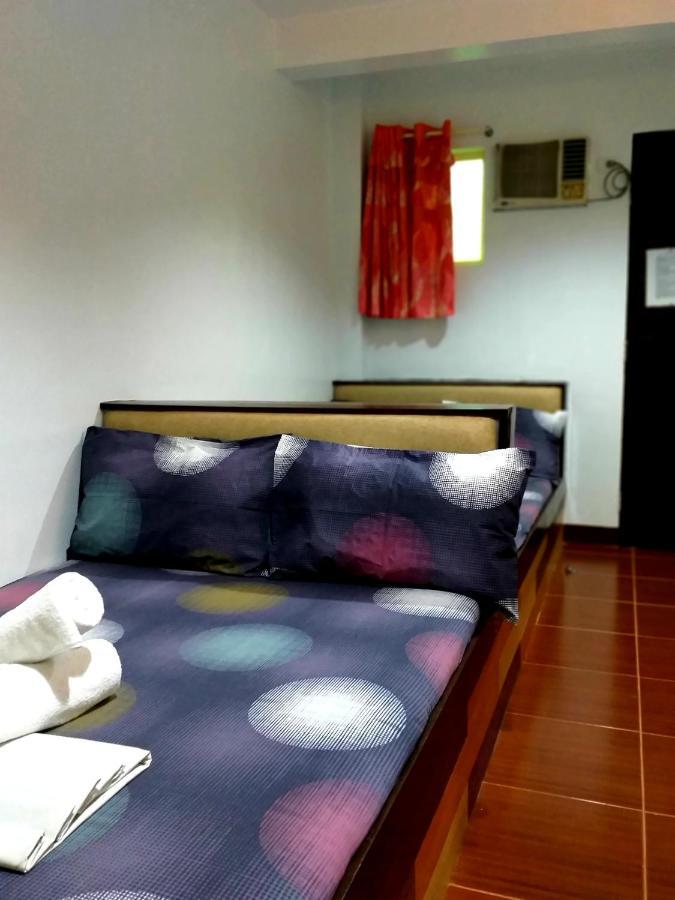 Park Vil-La Apartelle Quezon City Exteriör bild
