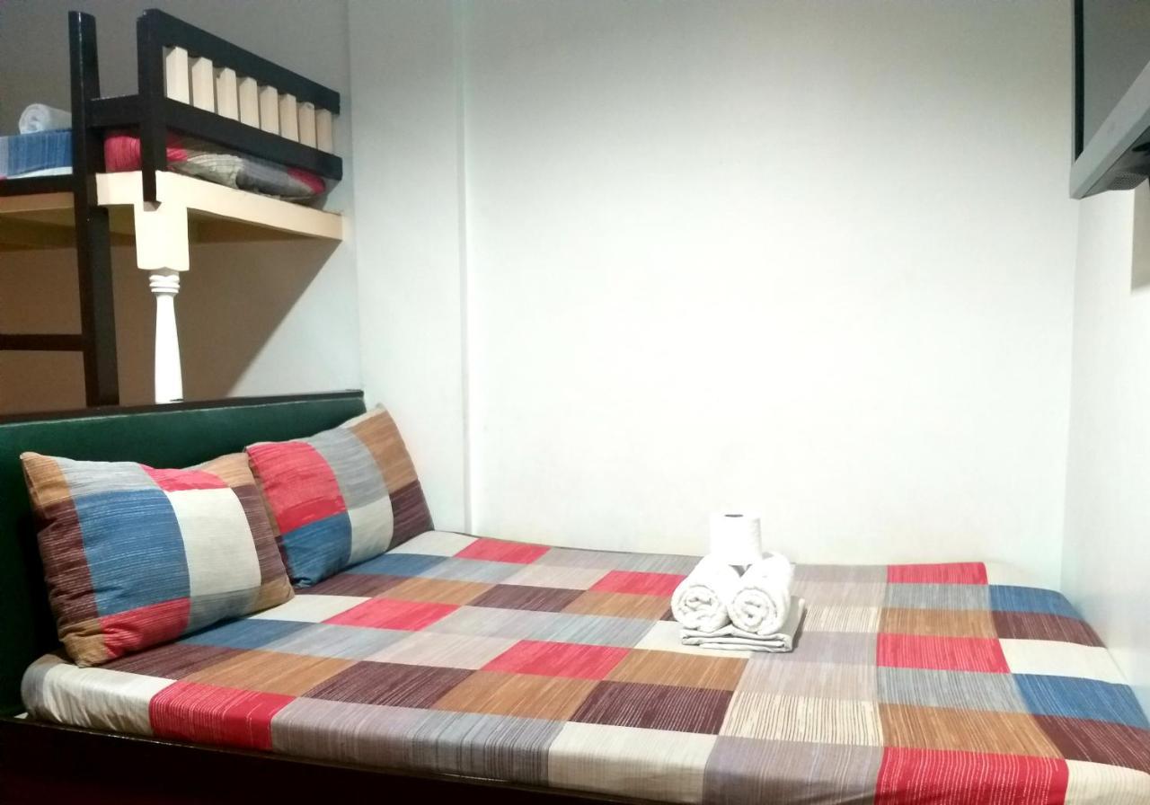 Park Vil-La Apartelle Quezon City Exteriör bild